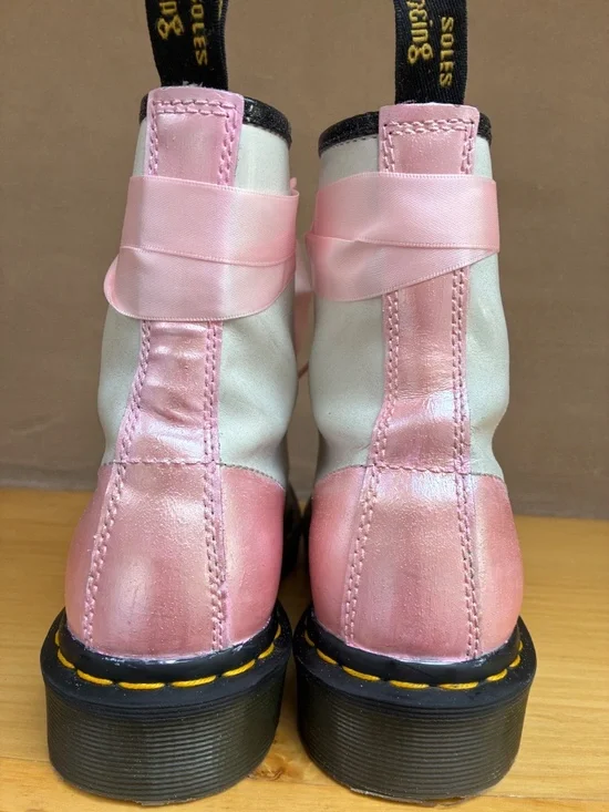 PRETTY IN PINK: Custom Metallic & Glitter Festival Docs - Picture 7 of 10